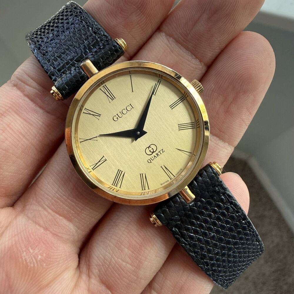 Gucci Gold Tone Quartz Ladies Women’s Wrist Watch Black Leather Band Neo Vintage